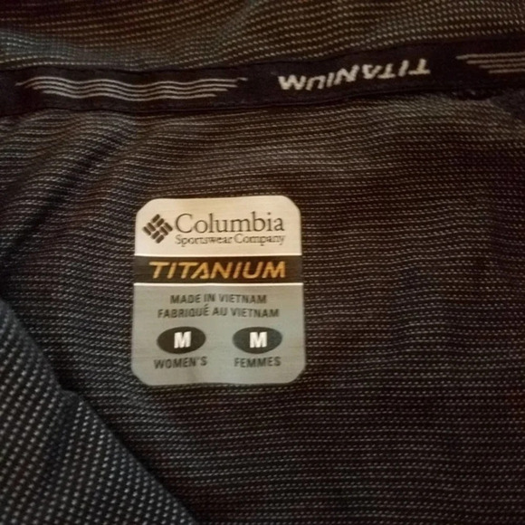 Columbia Titanium Half Zip Layer Top - Picture 3 of 5